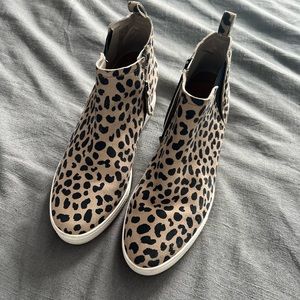 Caslon - Aidy Water Resistant Wedge Sneaker - Size 8